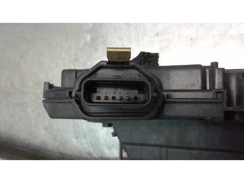 Recambio de cerradura puerta trasera derecha para renault clio iv dynamique referencia OEM IAM   