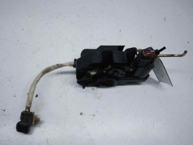 Recambio de cerradura puerta trasera derecha para hyundai getz (tb) 1.1 básico referencia OEM IAM 814201C020  