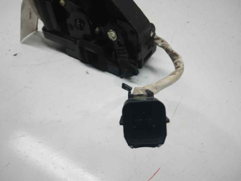Recambio de cerradura puerta trasera izquierda para hyundai getz (tb) 1.1 básico referencia OEM IAM 814101C020  