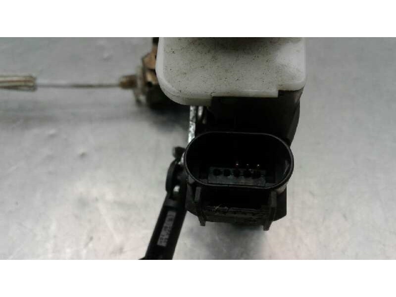 Recambio de cerradura puerta delantera izquierda para audi a4 berlina (b5) 2.8 quattro referencia OEM IAM   
