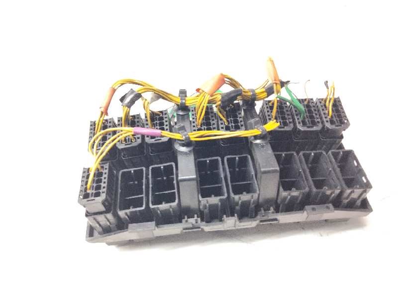 Recambio de consola central para renault premium route 2006 fas 4x2 larga distancia referencia OEM IAM   