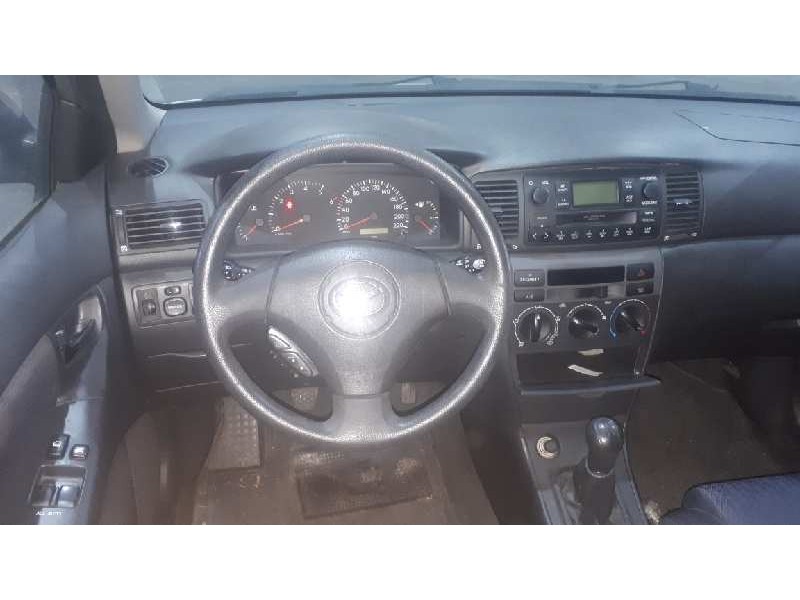 toyota corolla (e12) del año 2002