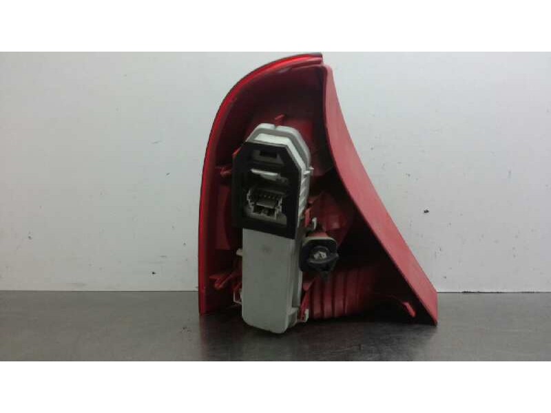 Recambio de piloto trasero derecho para renault clio ii fase ii (b/cb0) authentique referencia OEM IAM 8200917487  