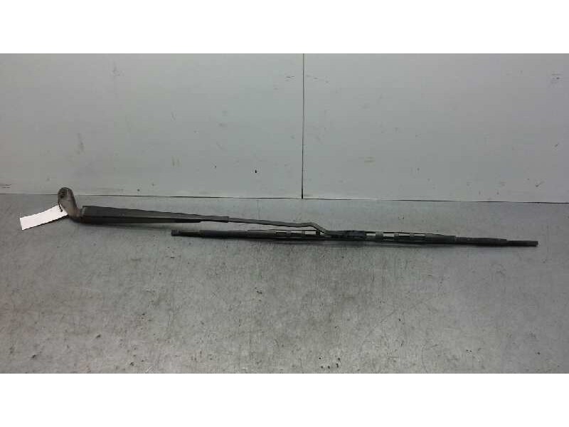 Recambio de brazo limpia delantero izquierdo para chrysler voyager (rg) 2.5 crd lx referencia OEM IAM 04717365AB  