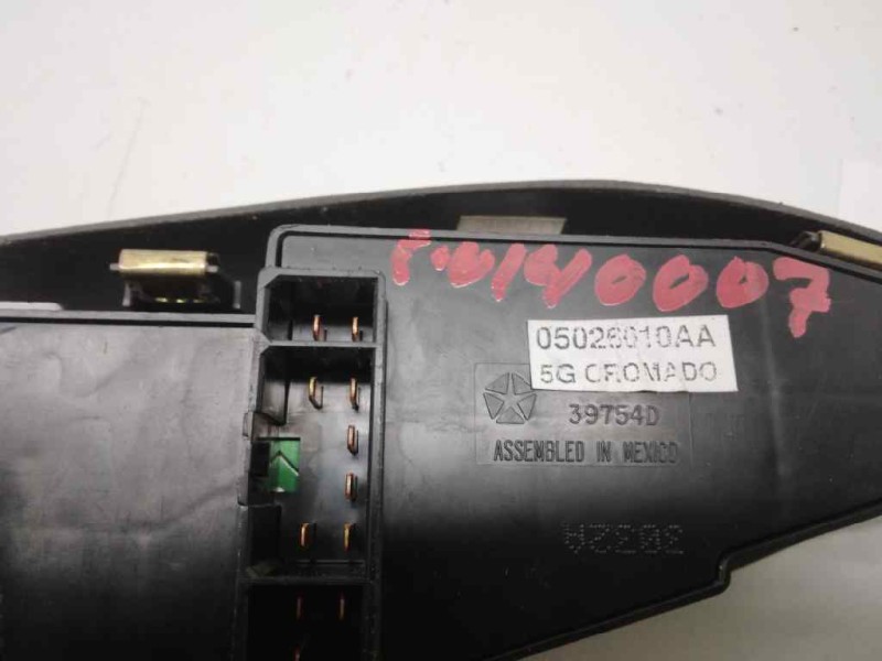 Recambio de mando elevalunas delantero izquierdo para chrysler 300 m (lr) 3.5 v6 referencia OEM IAM 05026010AA  