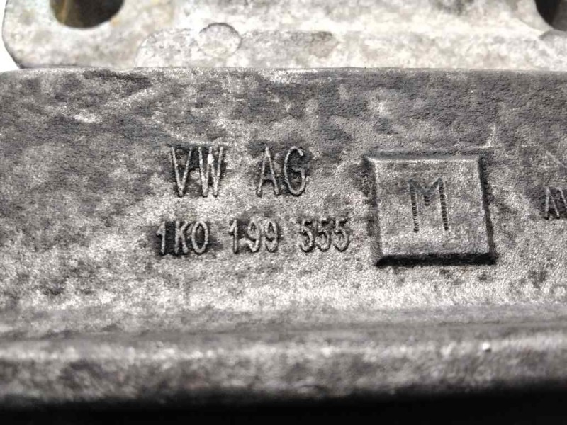 Recambio de soporte caja cambio para volkswagen golf v berlina (1k1) igolf referencia OEM IAM 1K0199555M  