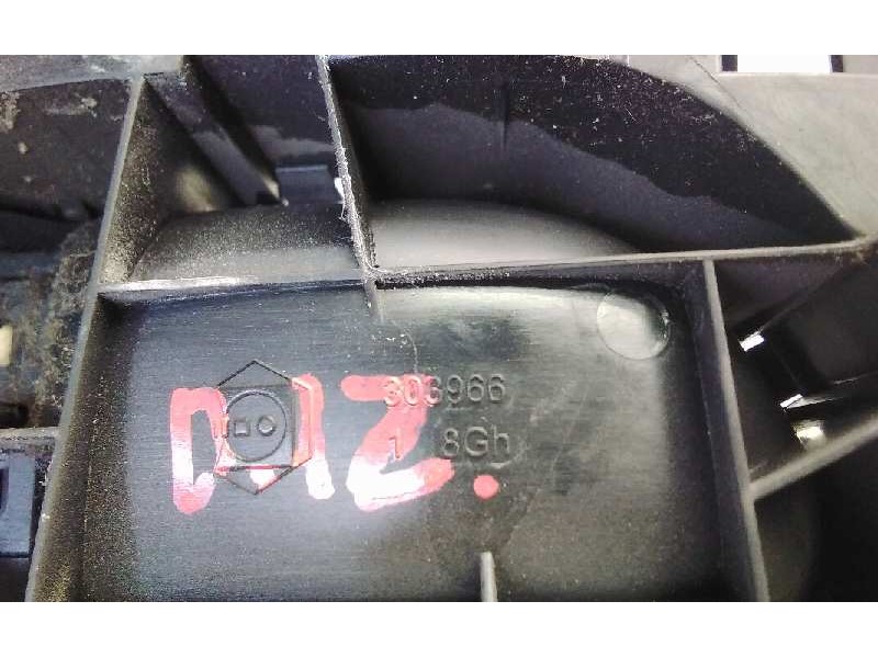 Recambio de maneta interior delantera izquierda para peugeot partner kasten confort l1 referencia OEM IAM 303966  