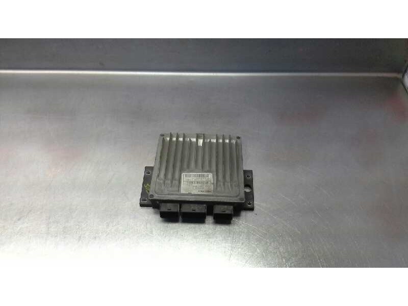 Recambio de centralita motor uce para renault megane ii berlina 3p confort dynamique referencia OEM IAM 82000334419 257 