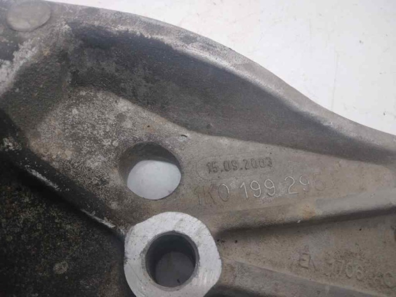 Recambio de soporte subchasis para skoda octavia berlina (1z3) active referencia OEM IAM 1K0199295F IZQUIERDO 