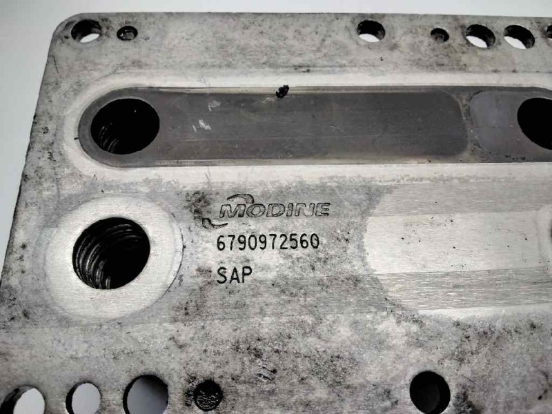 Recambio de enfriador aceite motor para renault koleos dynamique pack2 referencia OEM IAM 6790972560  