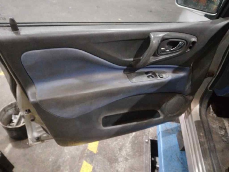 mitsubishi space star (dg0) del año 2001