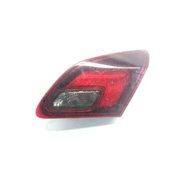 PILOTO TRASERO DERECHO PORTON 216402 