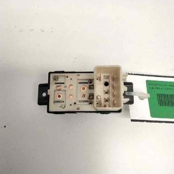 Recambio de mando elevalunas trasero izquierdo para chevrolet captiva 2.0 vcdi lt referencia OEM IAM   