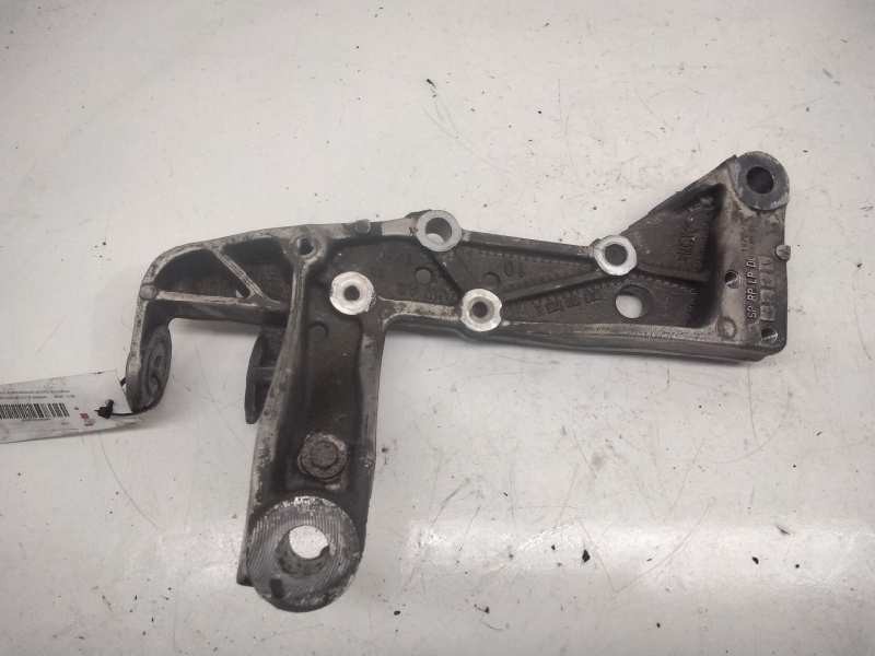 Recambio de soporte brazo suspension delantero izquierdo para audi a3 sportback (8p) 2.0 tdi ambiente referencia OEM IAM 1K01992