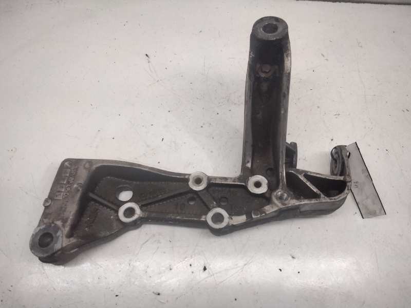 Recambio de soporte brazo suspension delantero izquierdo para audi a3 sportback (8p) 2.0 tdi ambiente referencia OEM IAM 1K01992