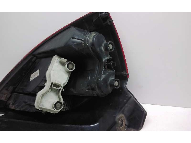 Recambio de piloto trasero derecho para renault megane ii berlina 3p confort authentique referencia OEM IAM 8200073237  