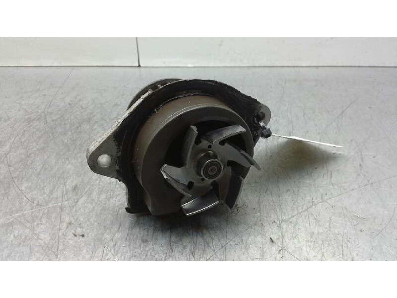 Recambio de bomba agua para volkswagen polo berlina (6n2) trendline referencia OEM IAM 030121019  