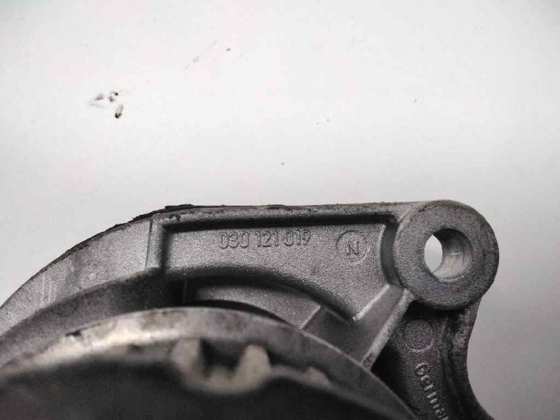 Recambio de bomba agua para volkswagen polo berlina (6n2) trendline referencia OEM IAM 030121019  