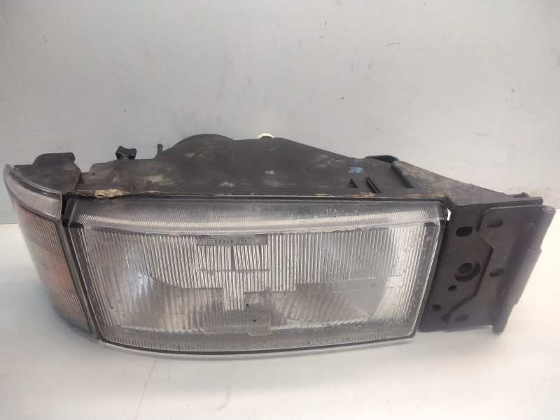 Recambio de faro derecho para iveco eurocargo referencia OEM IAM 0245445A  