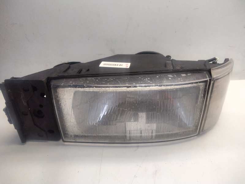 Recambio de faro derecho para iveco eurocargo referencia OEM IAM 7R0145445  