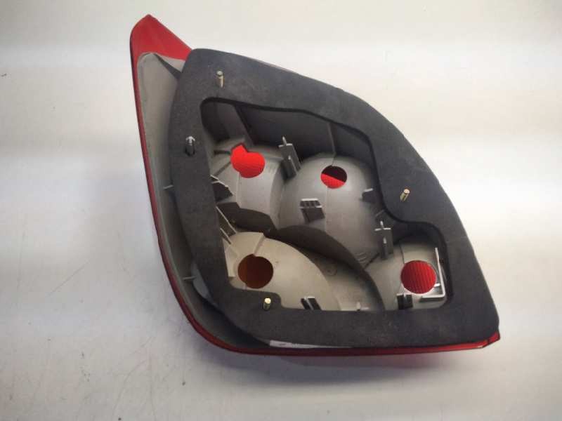 Recambio de piloto trasero derecho para ford fiesta berlina (dx) referencia OEM IAM   