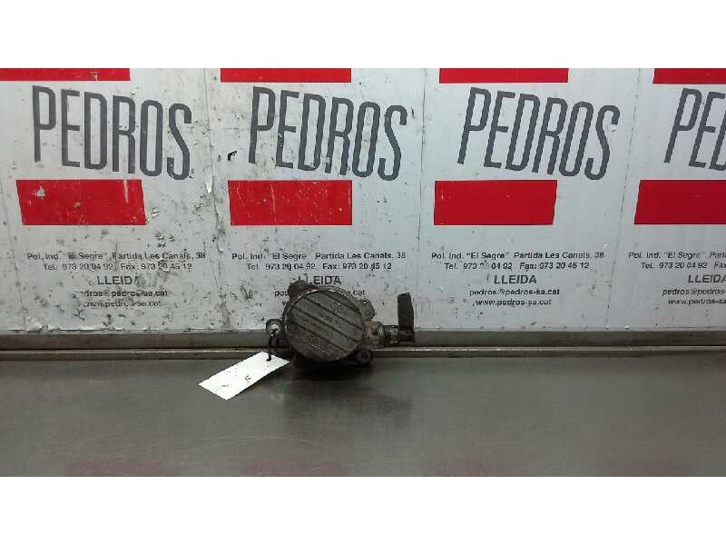Recambio de depresor freno / bomba vacio para renault master ii phase 2 caja cerrada 2.5 diesel referencia OEM IAM B050365 LUK 