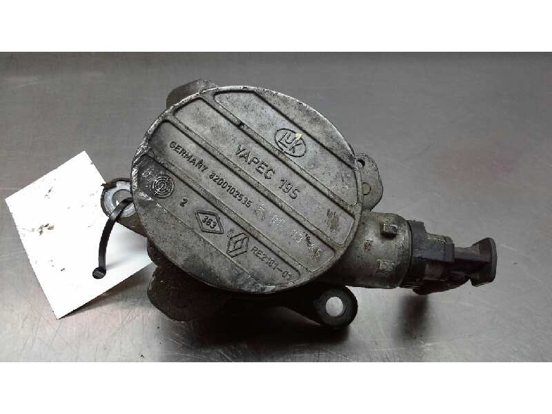 Recambio de depresor freno / bomba vacio para renault master ii phase 2 caja cerrada 2.5 diesel referencia OEM IAM B050365 LUK 