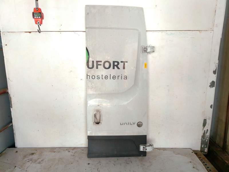 Recambio de puerta trasera derecha carga para iveco daily vi furgoneta 33s11, 35s11, 35c11 referencia OEM IAM   
