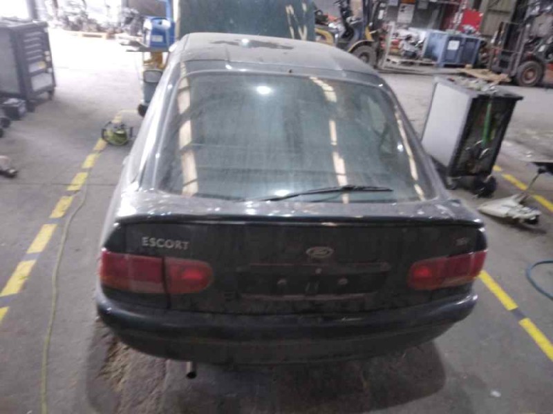 ford escort berlina/turnier del año 1995