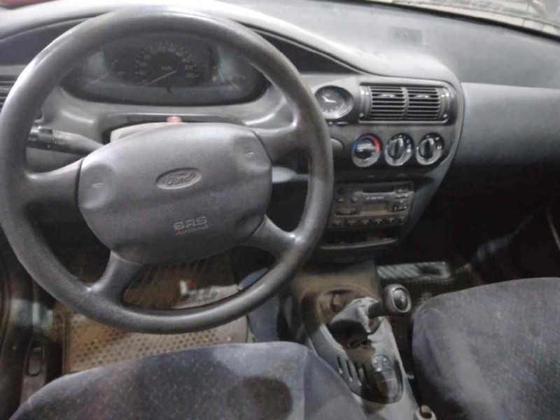 ford escort berlina/turnier del año 1995