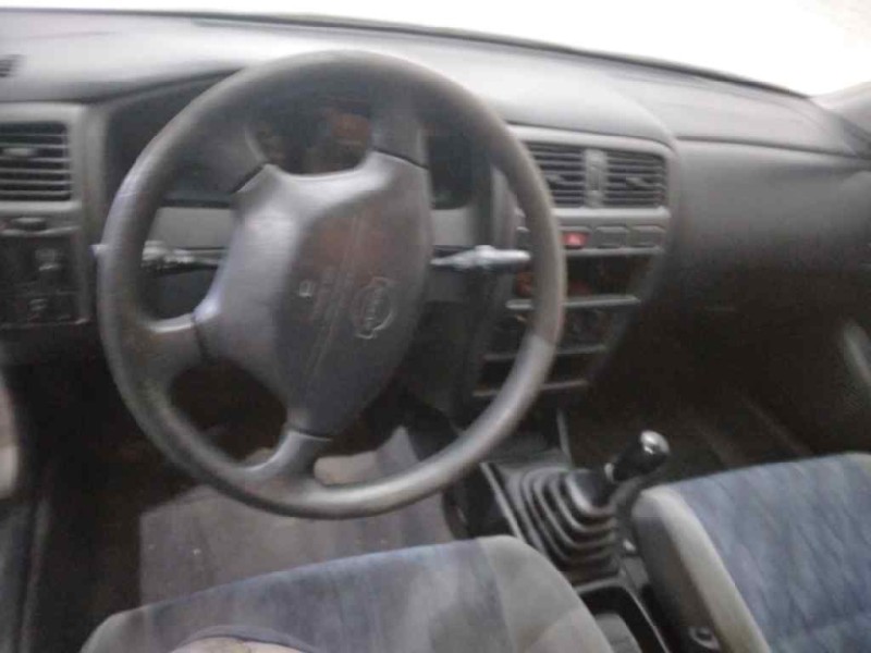 nissan almera (n15) del año 2000