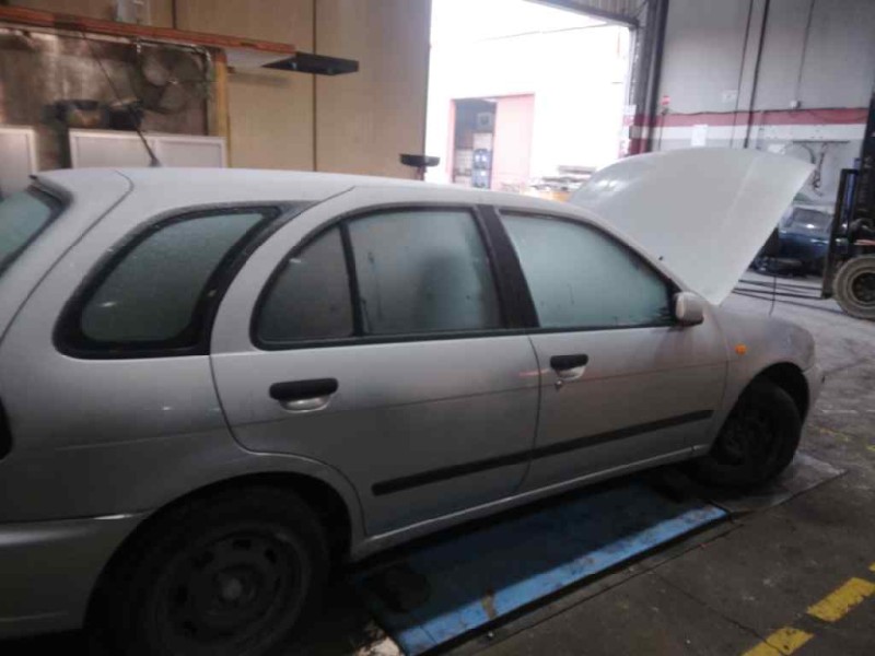 nissan almera (n15) del año 2000