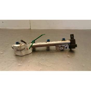 Recambio de rampa inyectora para volvo s40 berlina 1.8i referencia OEM IAM 30875642  
