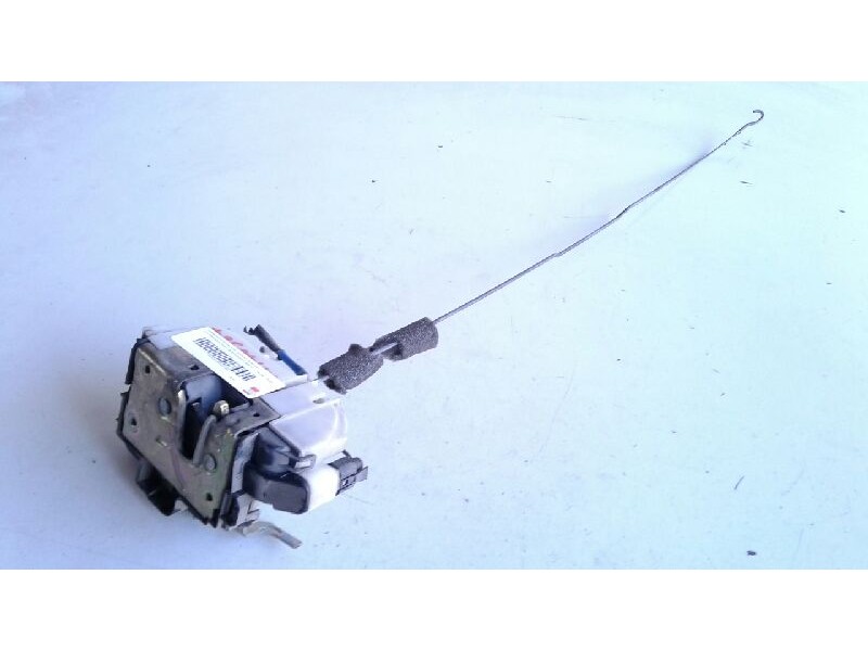 Recambio de cerradura puerta delantera derecha para volkswagen polo berlina (6n1) básico referencia OEM IAM 6N1837016D  