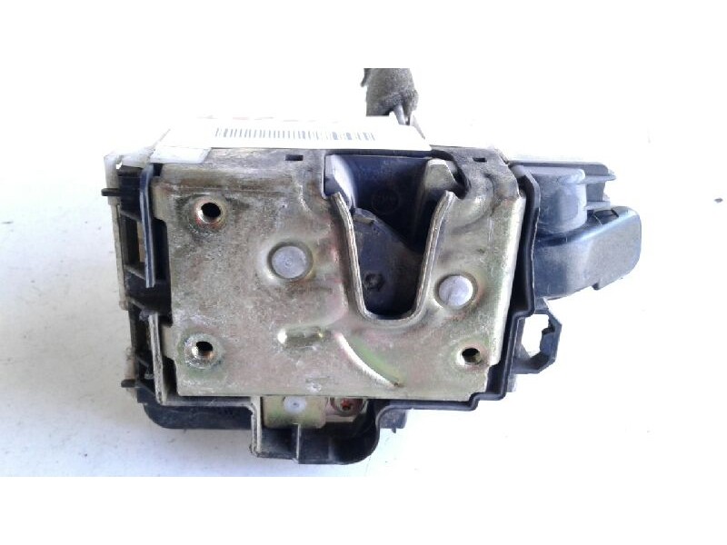 Recambio de cerradura puerta delantera derecha para volkswagen polo berlina (6n1) básico referencia OEM IAM 6N1837016D  