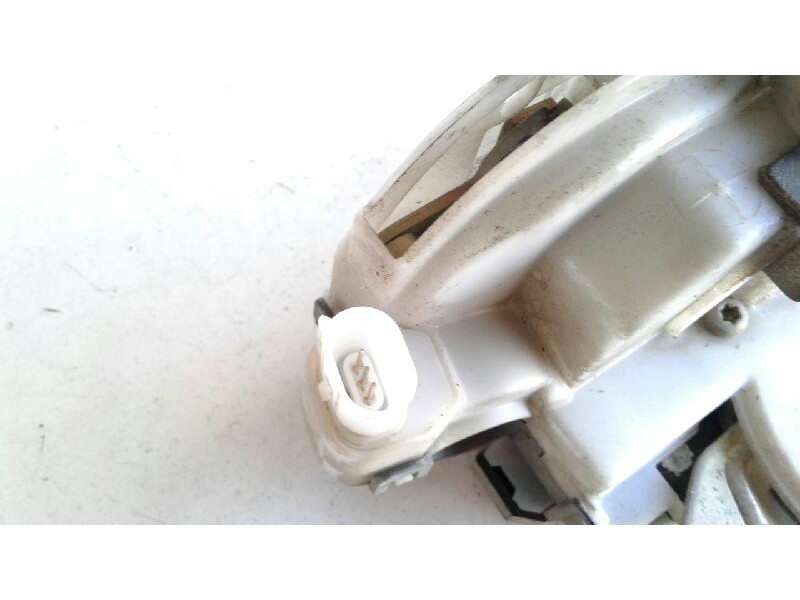 Recambio de cerradura puerta delantera derecha para volkswagen polo berlina (6n1) básico referencia OEM IAM 6N1837016D  