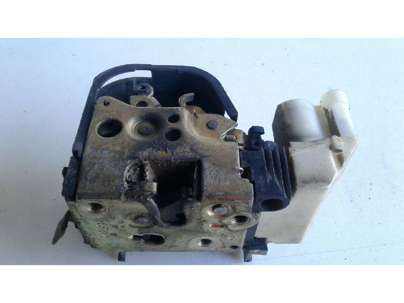 Recambio de cerradura puerta delantera izquierda para fiat punto berlina (176) 60 sx referencia OEM IAM   