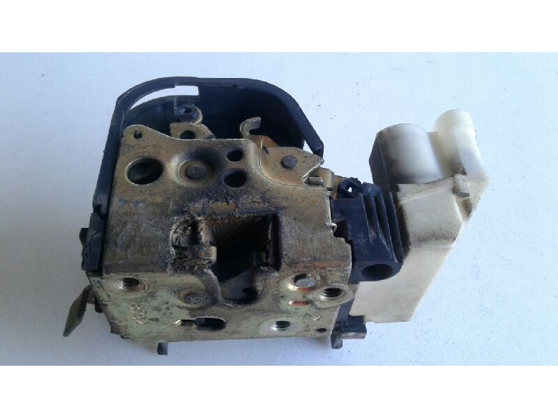 Recambio de cerradura puerta delantera izquierda para fiat punto berlina (176) 60 sx referencia OEM IAM   