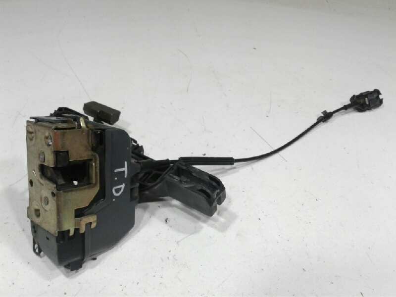 Recambio de cerradura puerta trasera derecha para renault laguna ii (bg0) privilege referencia OEM IAM 8200000658  