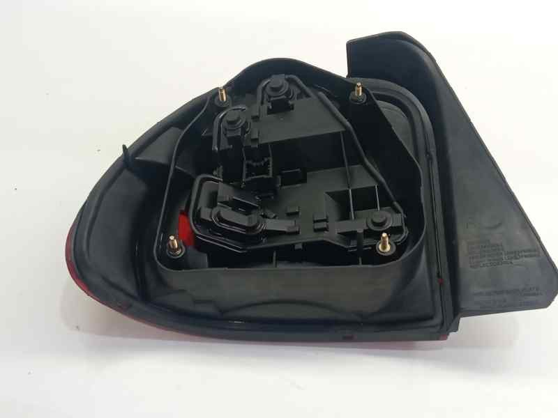 Recambio de piloto trasero derecho para mg rover serie 400 (rt) 414 i (4-ptas.) referencia OEM IAM XFB101000  