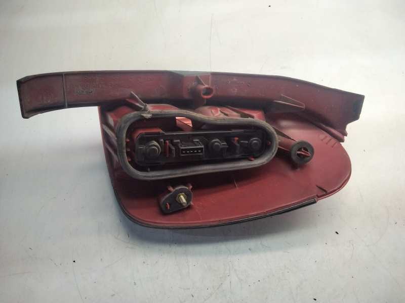 Recambio de piloto trasero izquierdo para peugeot 306 break xt referencia OEM IAM   