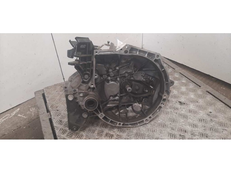 Recambio de caja cambios para citroen c3 tonic referencia OEM IAM 20A701  