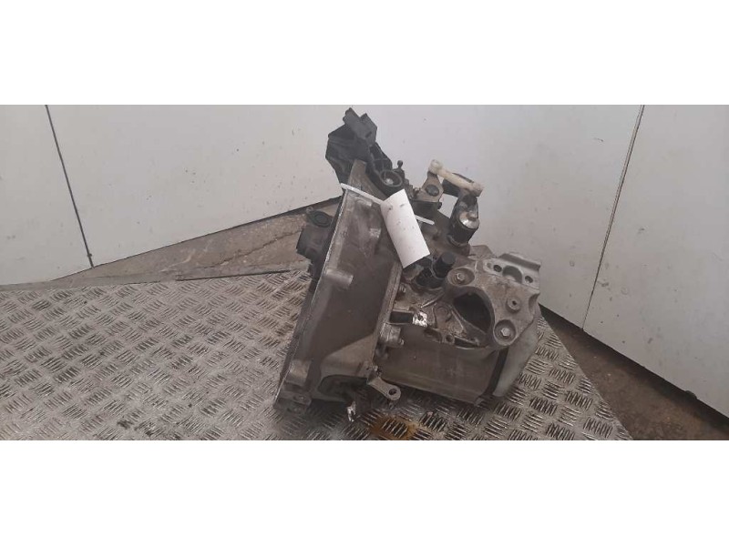Recambio de caja cambios para citroen c3 tonic referencia OEM IAM 20A701  