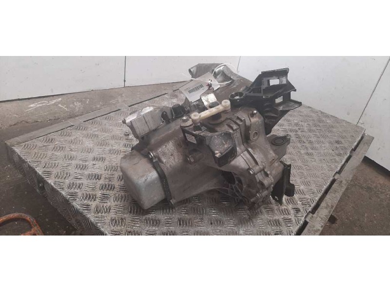 Recambio de caja cambios para citroen c3 tonic referencia OEM IAM 20A701  