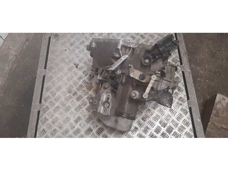 Recambio de caja cambios para citroen c3 tonic referencia OEM IAM 20A701  