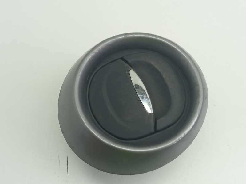 Recambio de aireador izquierdo para renault clio iv dynamique referencia OEM IAM   