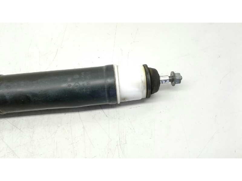 Recambio de amortiguador trasero derecho para renault clio iv dynamique referencia OEM IAM   