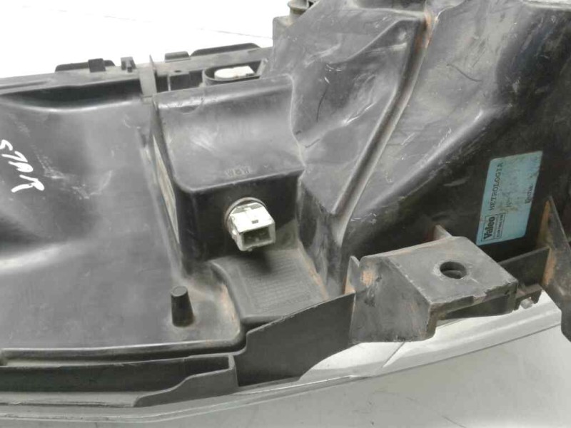 Recambio de faro derecho para renault maxity referencia OEM IAM 89314251  