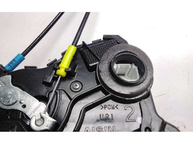 Recambio de cerradura puerta delantera derecha para toyota auris hybrid active referencia OEM IAM 6903005130  