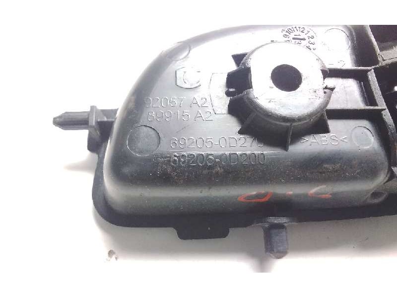 Recambio de maneta interior delantera derecha para toyota auris hybrid active referencia OEM IAM 692050D270  